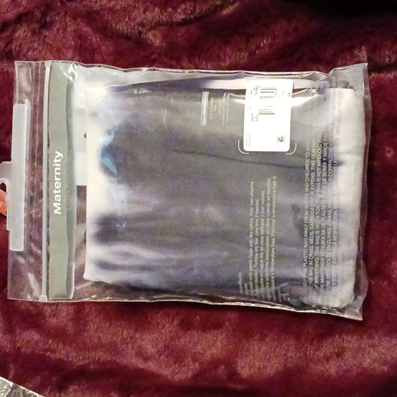 TIME AND TRU TIE DYE SHORT SLEEVE MATERNITY DRESS - Picture 5 of 5